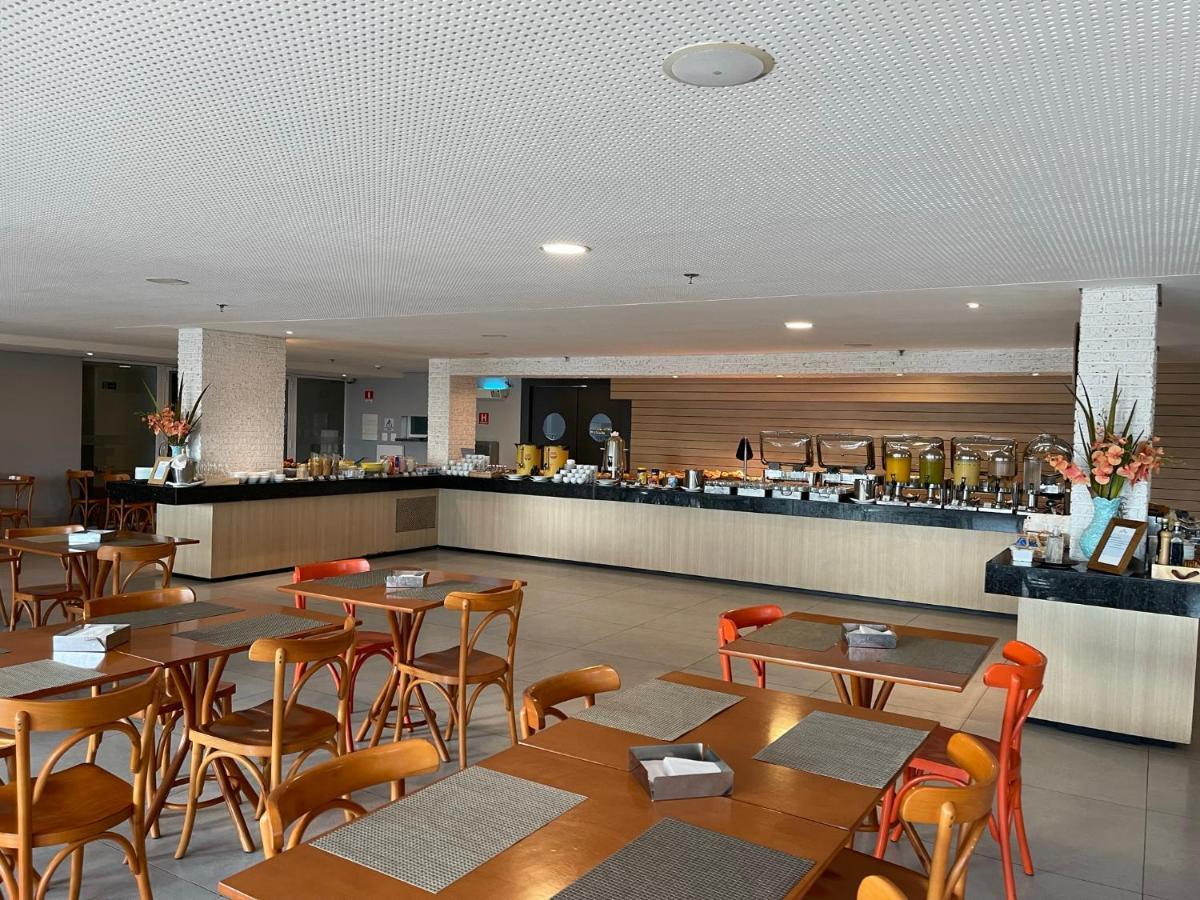 Gran Mareiro Hotel Fortaleza  Exterior foto The lounge at Changi Airport